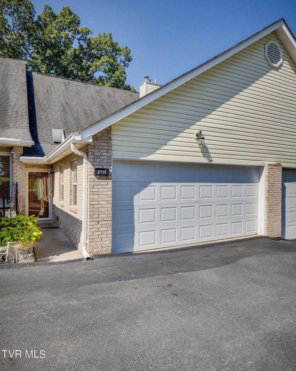 Photo of 3711 Apple Grove Circle, Kingsport, TN 37664 (MLS # 9995487)