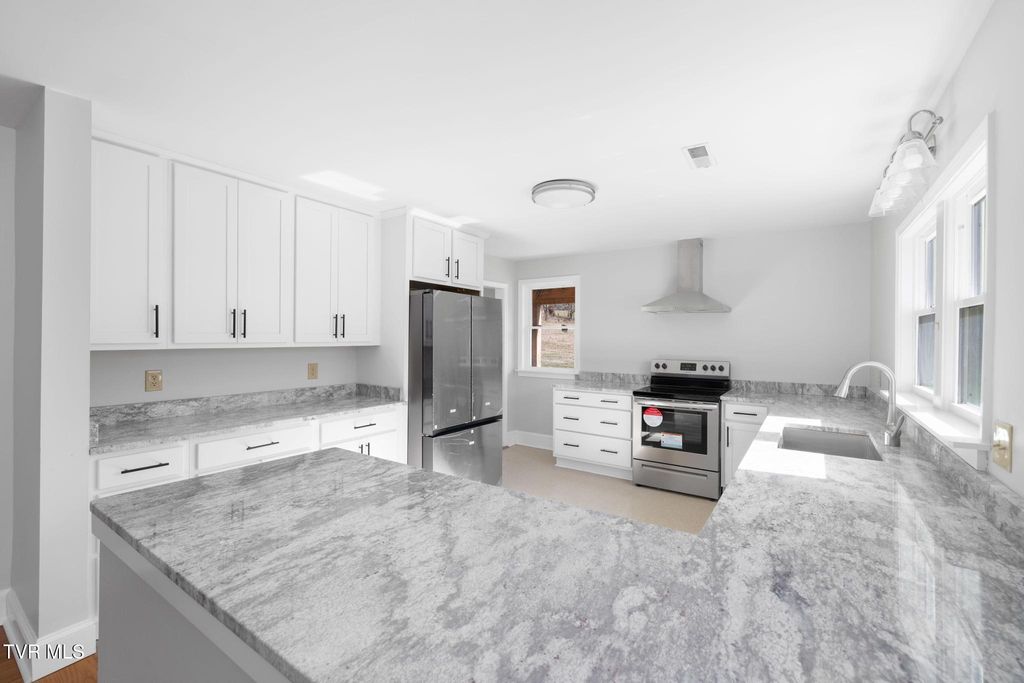 Photo of 2616 Volunteer Parkway, Bristol, TN 37620 (MLS # 9991853)