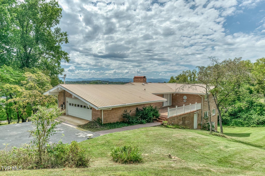 Photo of 501 Smith Lane, Jonesborough, TN 37659 (MLS # 10000818)