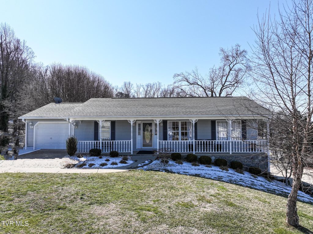 Photo of 116 Maple Crest, Greeneville, TN 37743 (MLS # 9991086)