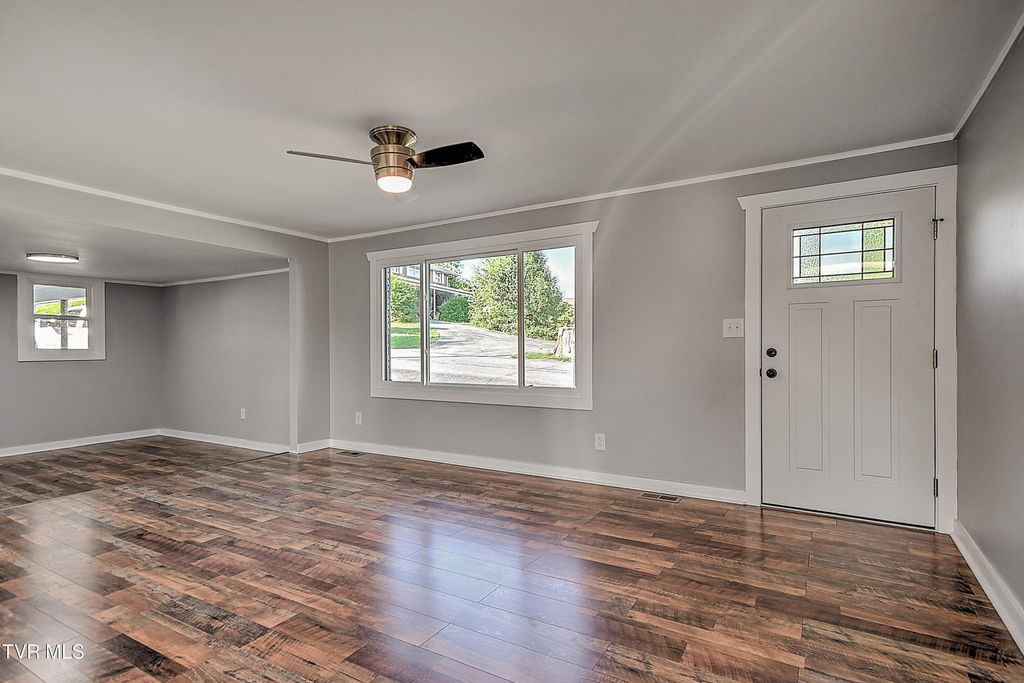 Photo of 212 Asbury Street, Kingsport, TN 37660 (MLS # 9996142)