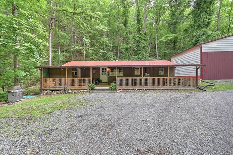 Photo of 378 Laura Land, Bristol, TN 37620 (MLS # 9995777)
