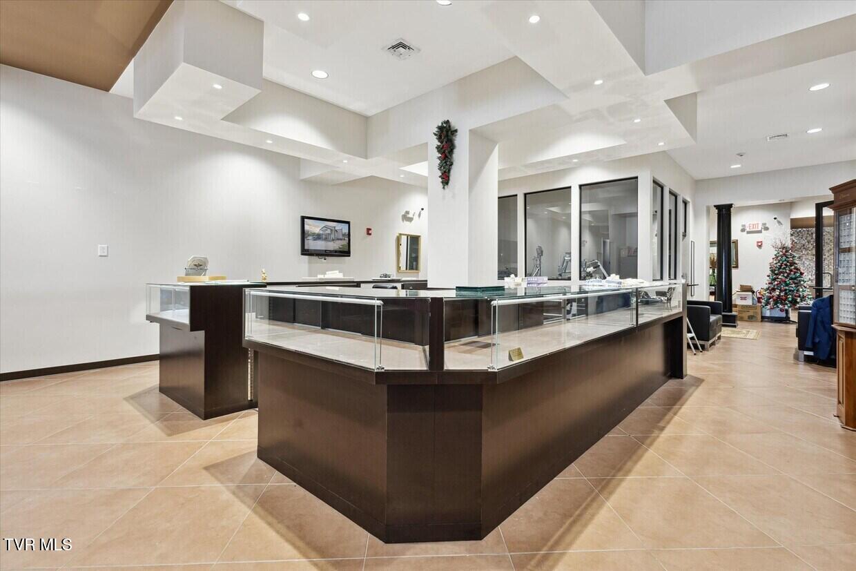 2111 West Mountcastle Drive