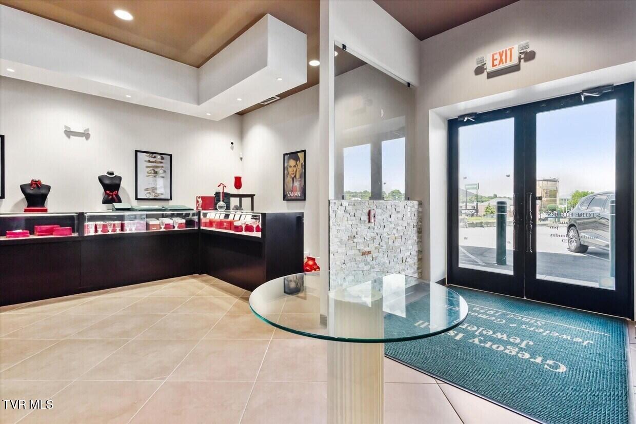 2111 West Mountcastle Drive