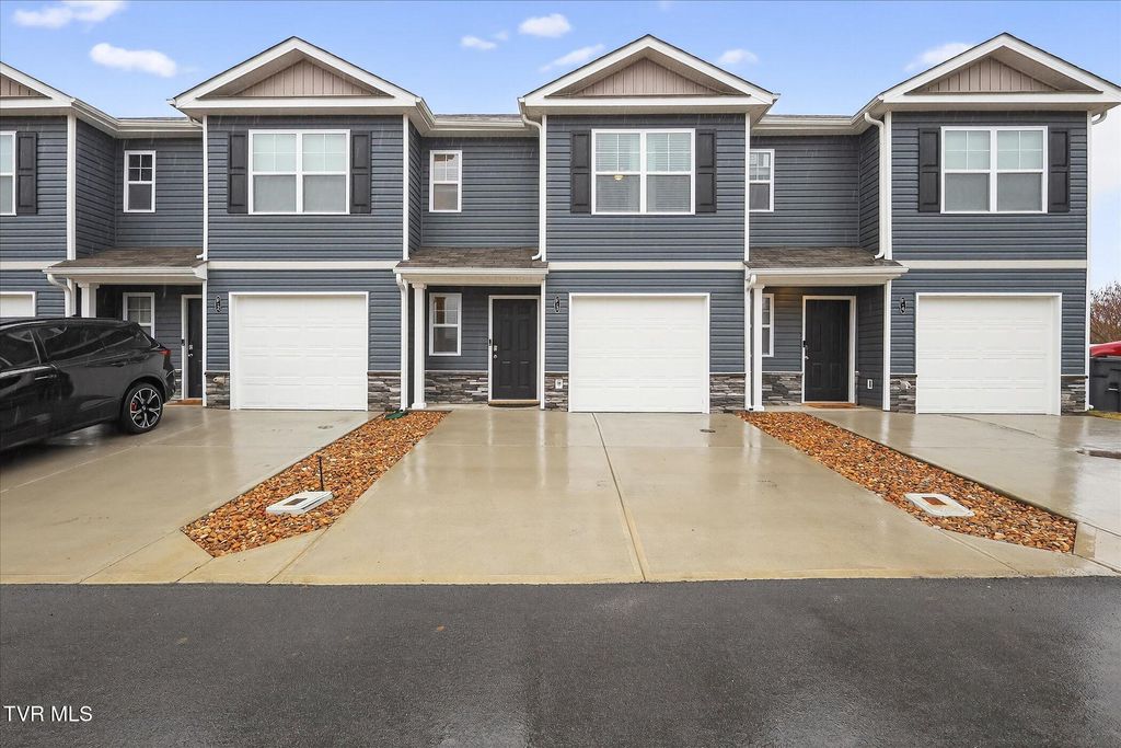 Photo of 115 Raceday Center Drive, Bristol, TN 37620 (MLS # 9991406)