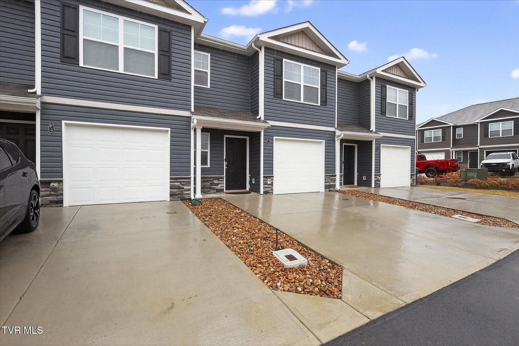 Photo of 115 Raceday Center Drive, Bristol, TN 37620 (MLS # 9991406)