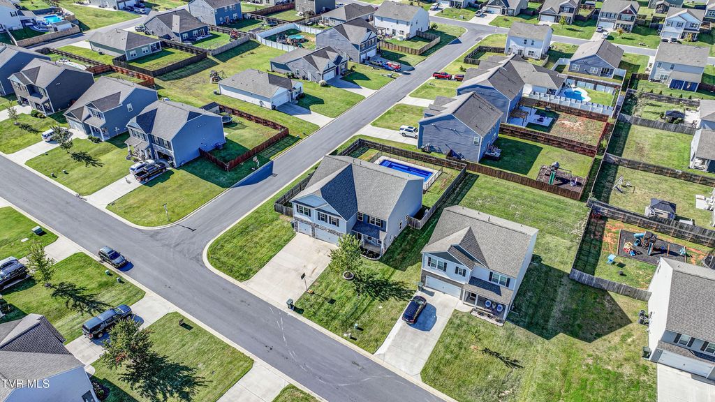 Photo of 6775 Wildlife Circle, Piney Flats, TN 37686 (MLS # 9985761)