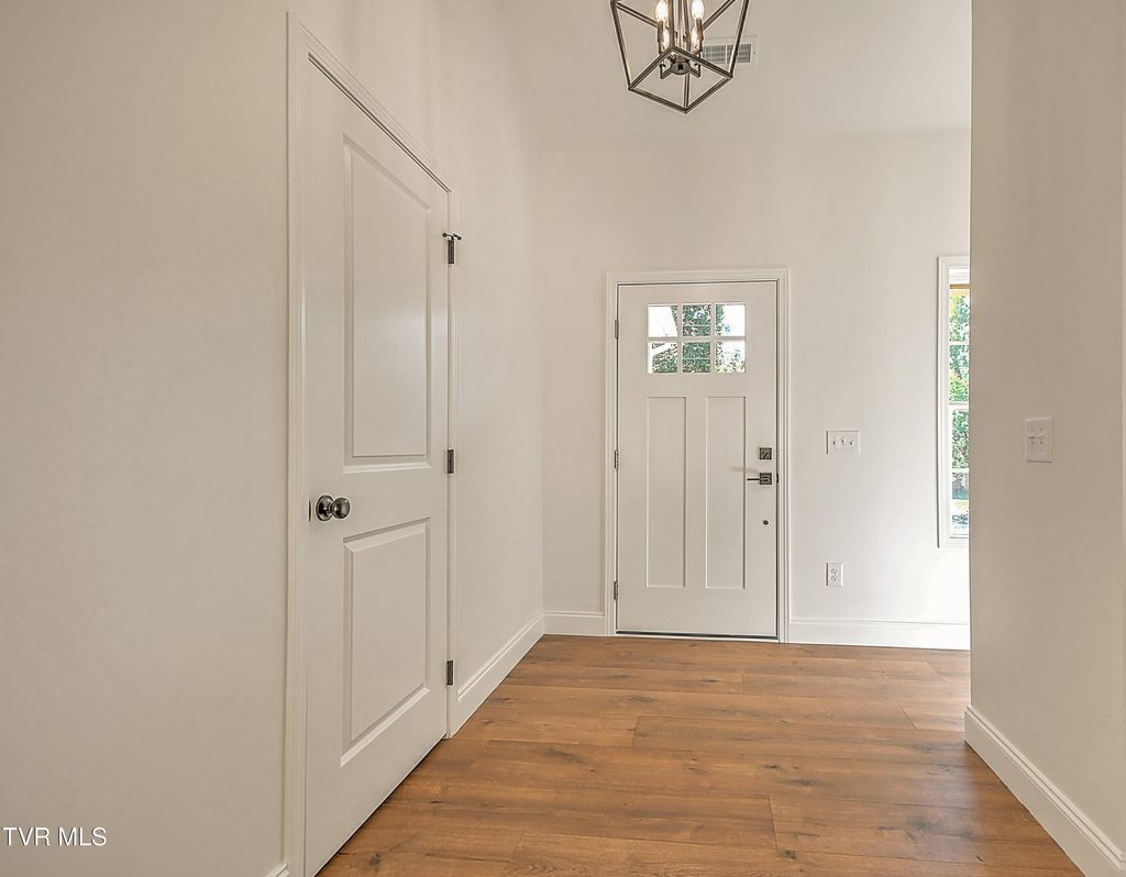 Photo of 1908 Cherokee Road, Johnson City, TN 37604 (MLS # 9987101)