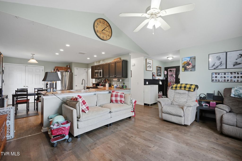 Photo of 1001 Minton Place, Kingsport, TN 37660 (MLS # 9993320)