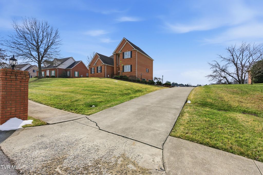 Photo of 117 Canterbury Place, Bristol, TN 37620 (MLS # 9991934)