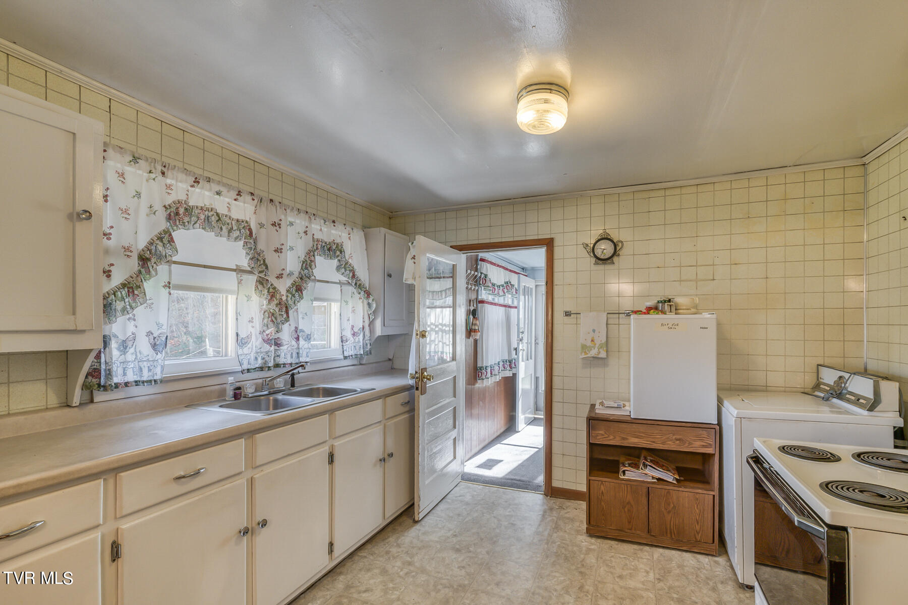 427 Cove Creek Road, Roan Mountain, Tennessee image 6
