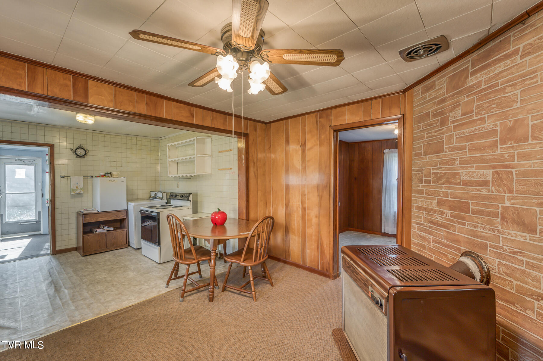 427 Cove Creek Road, Roan Mountain, Tennessee image 7