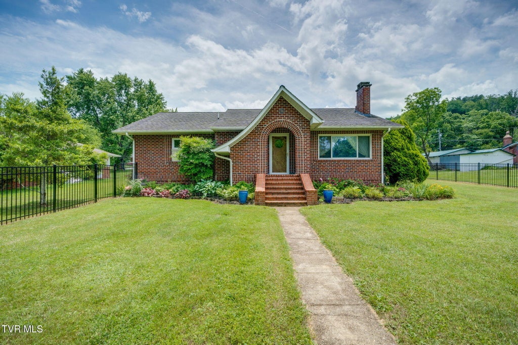Photo of 180 Grant Lane, Erwin, TN 37650 (MLS # 9996156)