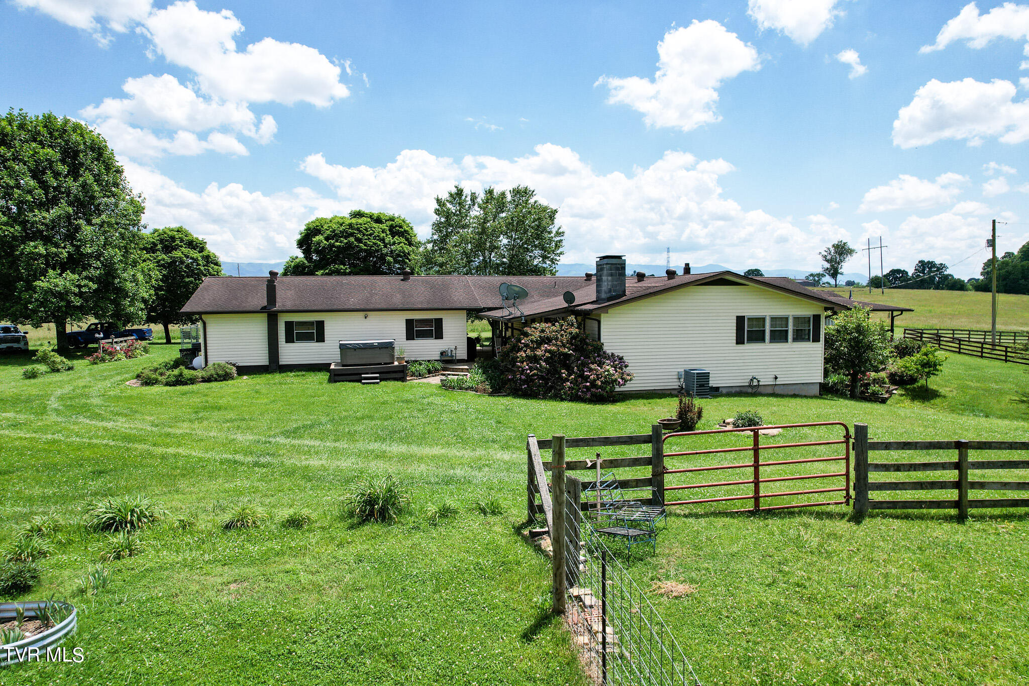 200 Crum Lane, Chuckey, Tennessee image 5