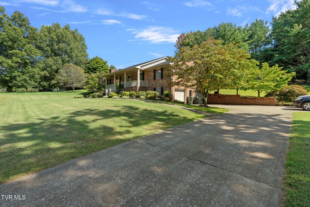 Photo of 2016 Old Tusculum Road, Greeneville, TN 37745 (MLS # 10000021)