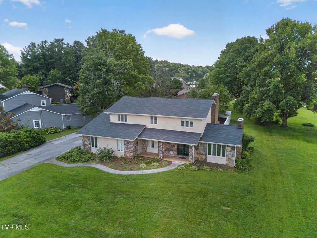 Photo of 102 Sandpiper Circle, Kingsport, TN 37663 (MLS # 9999760)