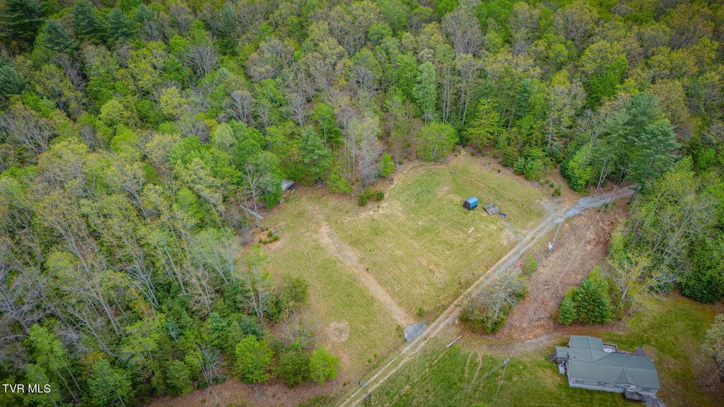 Photo of 163 Fire Station Road, Elizabethton, TN 37643 (MLS # 9994245)