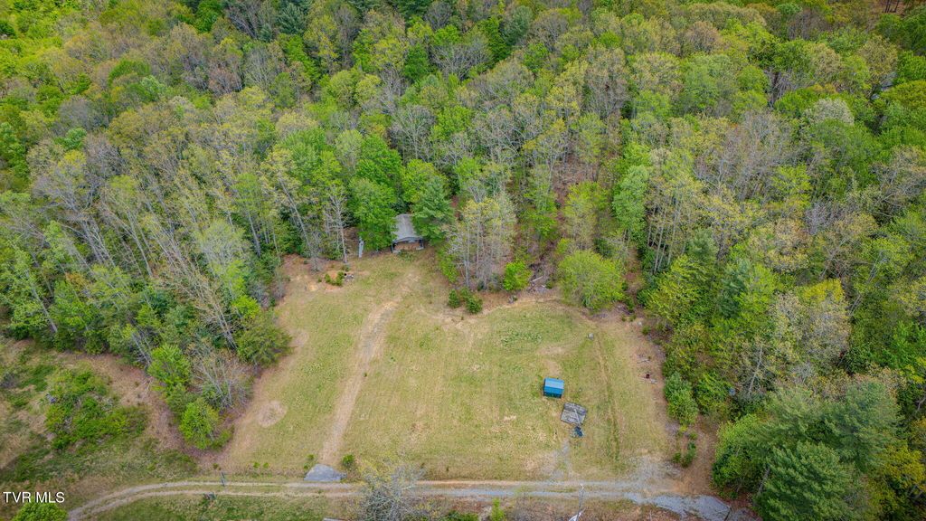 Photo of 163 Fire Station Road, Elizabethton, TN 37643 (MLS # 9994245)