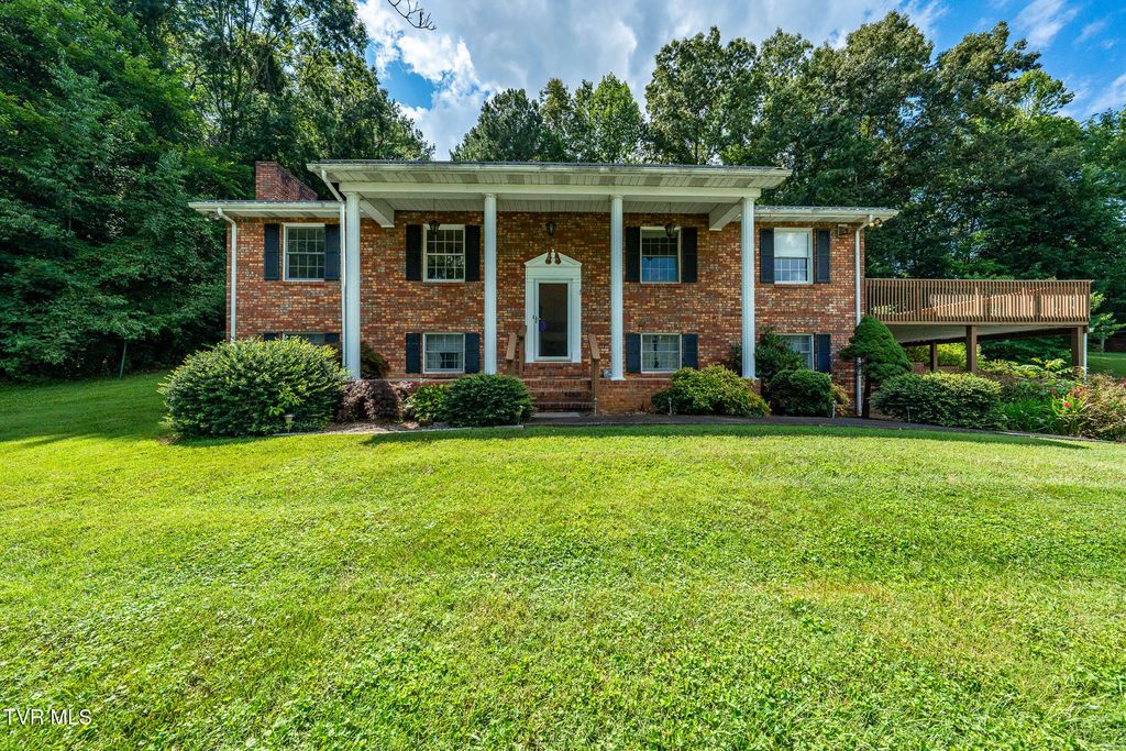 Photo of 227 Pettyjohn Road, Kingsport, TN 37664 (MLS # 9998141)