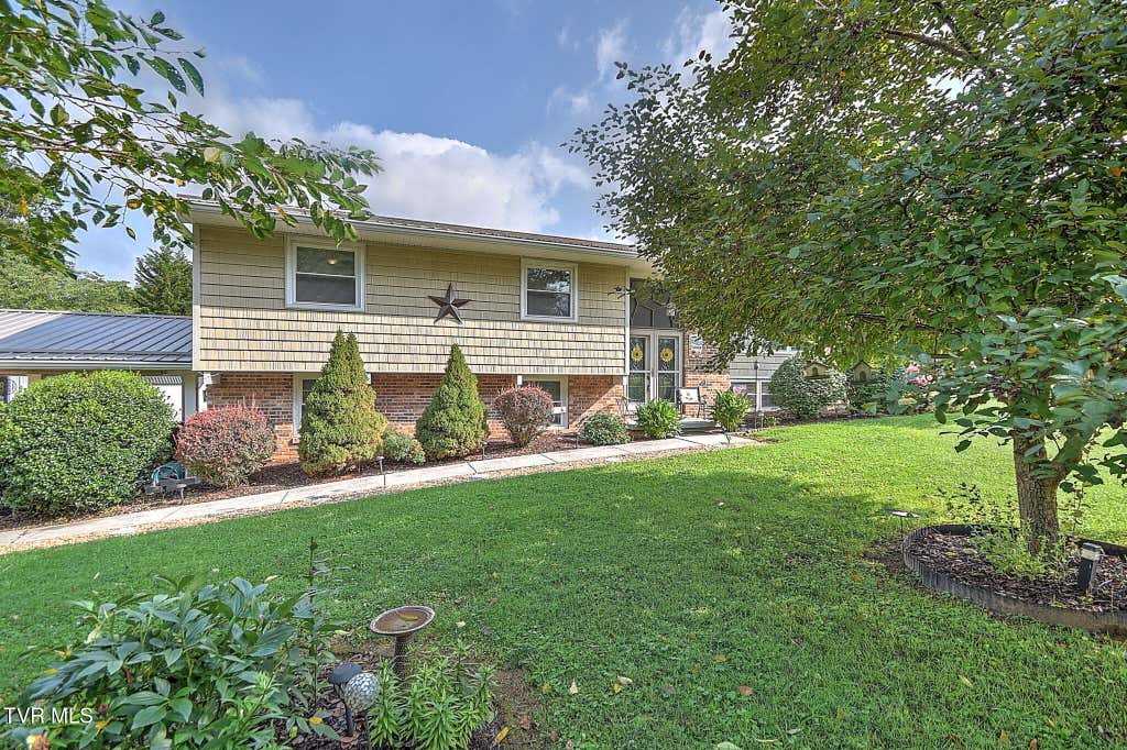 Photo of 337 Montezuma Road, Kingsport, TN 37664 (MLS # 9998831)