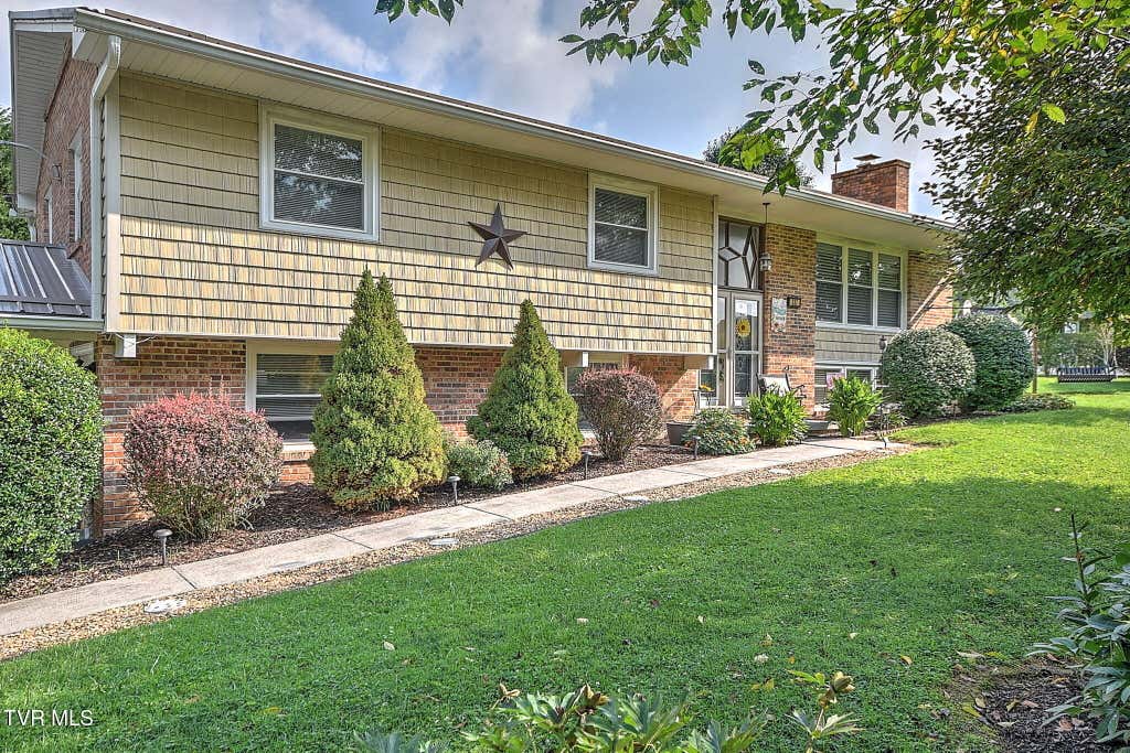 Photo of 337 Montezuma Road, Kingsport, TN 37664 (MLS # 9998831)