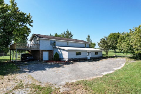 Photo of 3565 Blue Springs Parkway, Greeneville, TN 37743 (MLS # 10001000)