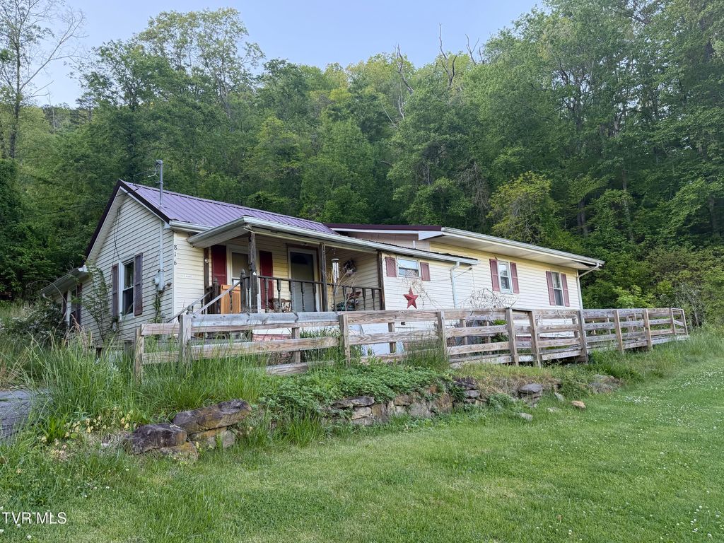 Photo of 816 15 Street, Big Stone Gap, VA 24219 (MLS # 9995249)
