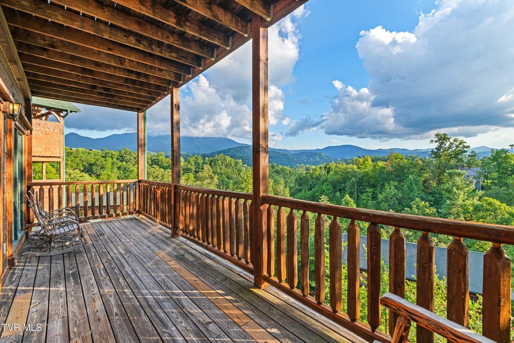 Photo of 820 Great Smoky Way, Gatlinburg, TN 37738 (MLS # 9994412)