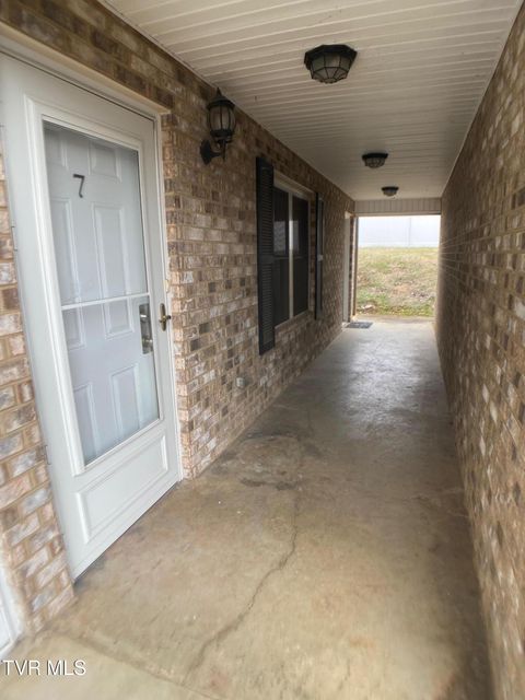 Photo of 730 Sir Echo Drive #7, Kingsport, TN 37663 (MLS # 9990844)