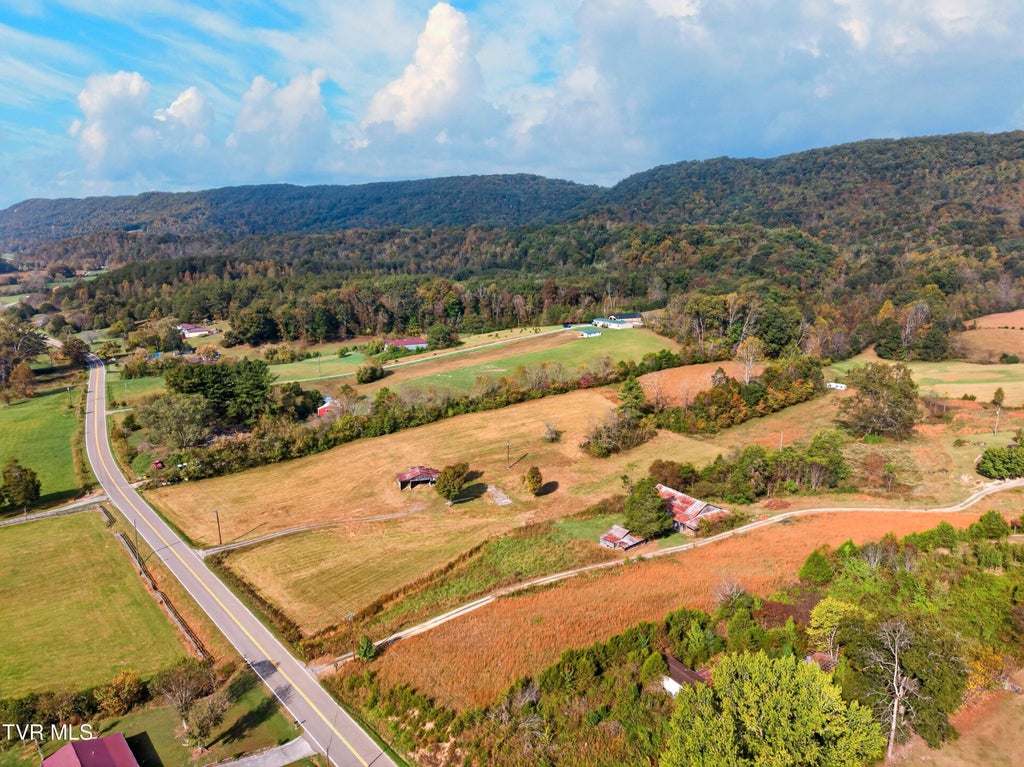 Photo of 3131 Beech Creek Road, Rogersville, TN 37857 (MLS # 10002256)