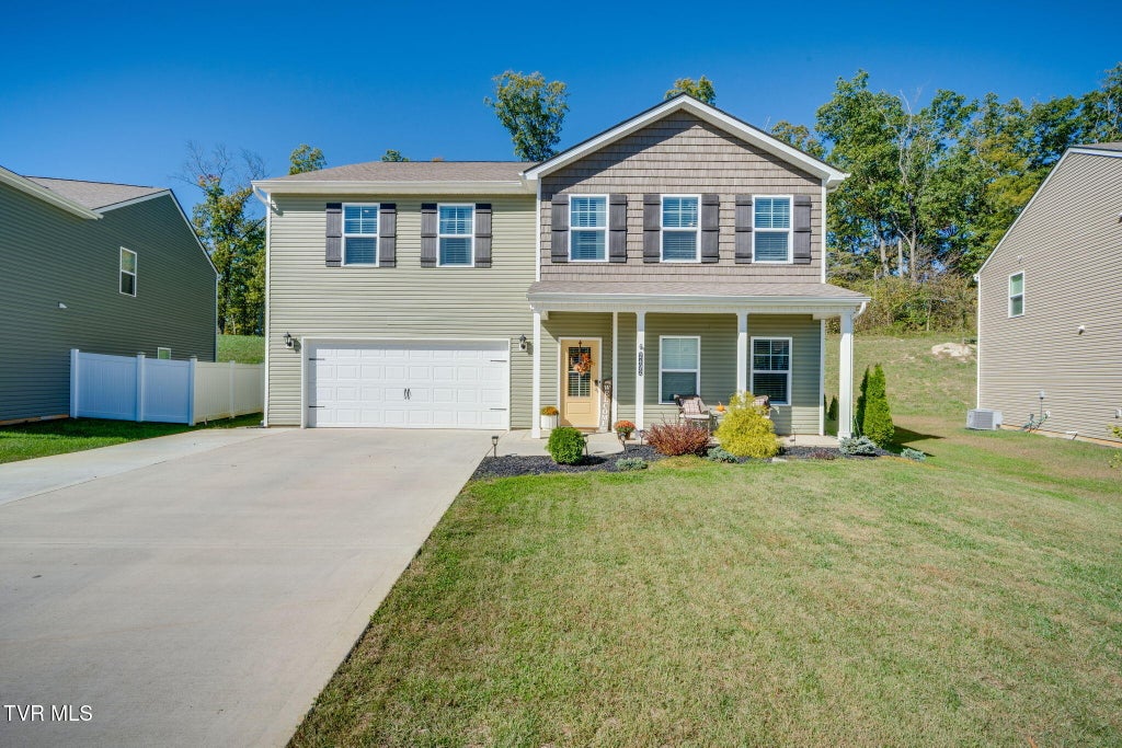 Photo of 2492 Bridgeforth Crossing, Kingsport, TN 37664 (MLS # 10002457)