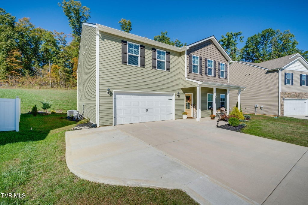 Photo of 2492 Bridgeforth Crossing, Kingsport, TN 37664 (MLS # 10002457)