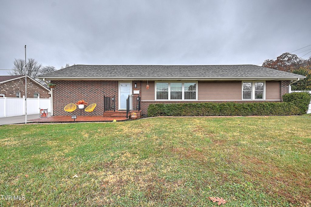 Photo of 2001 Sevier Avenue, Kingsport, TN 37664 (MLS # 9988868)