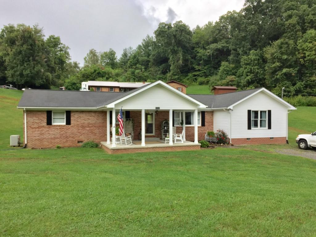 Photo 1 of 36 — 5507 Sturgill Lane, Norton, VA 24273