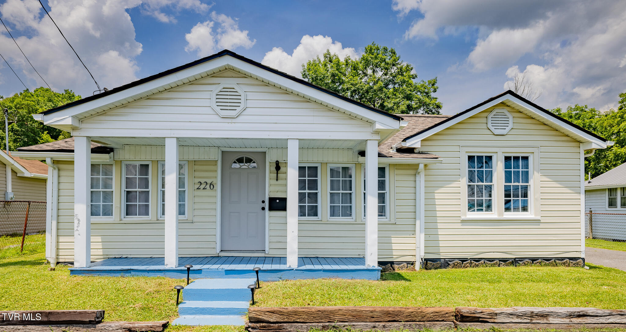 Photo 1 of 21 — 226 East Millpond Street, Kingsport, TN 37660