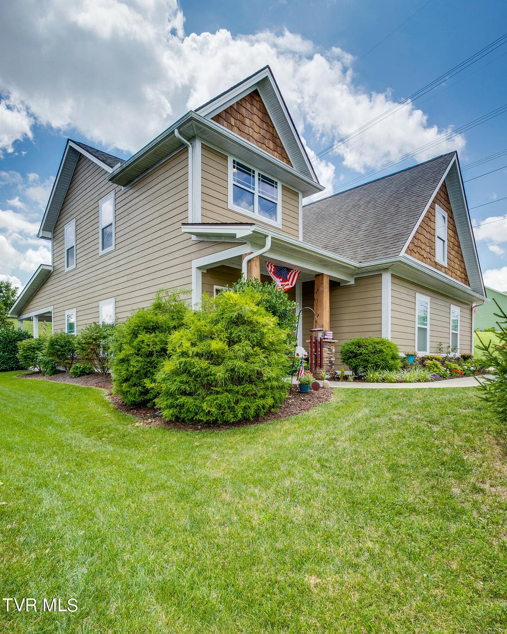 Photo of 2720 Edinburgh Channel Road, Kingsport, TN 37664 (MLS # 10000781)
