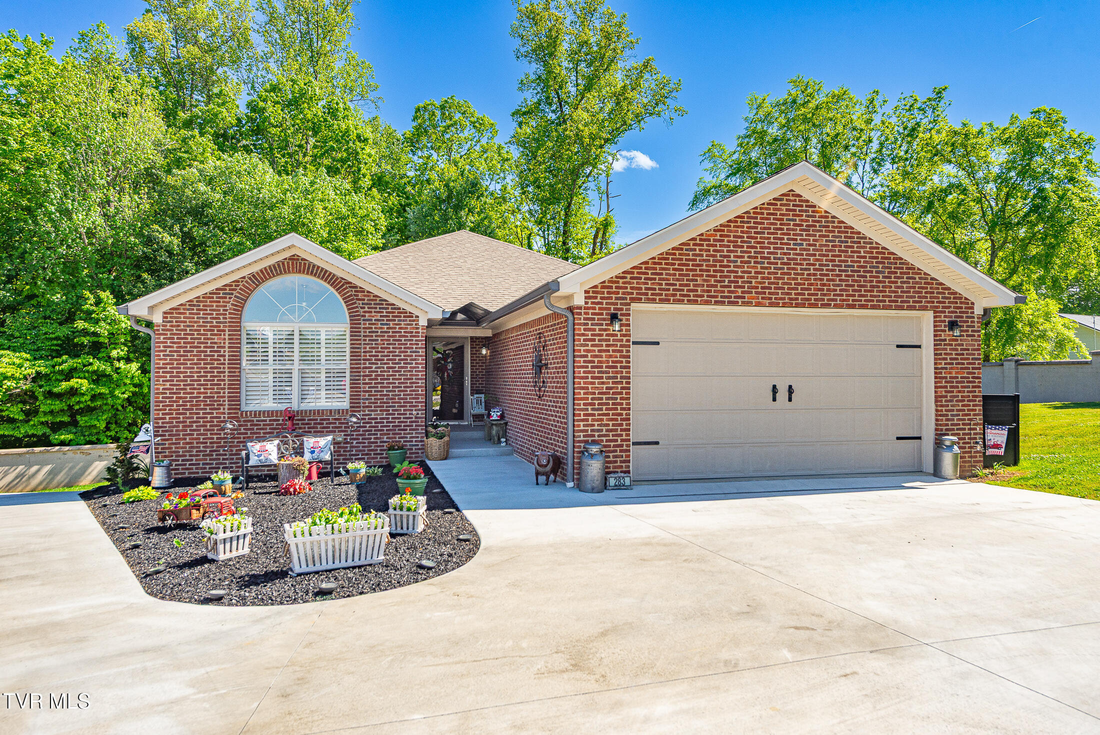 283 Crockett Drive Un48