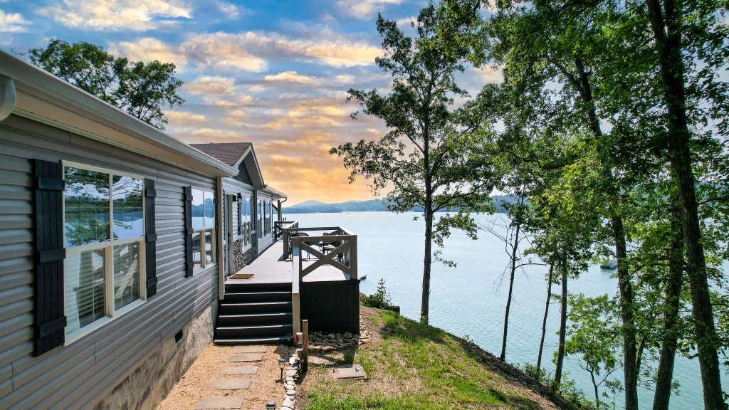 Photo of 2023 Paradise Hills Road, Dandridge, TN 37725 (MLS # 9998375)