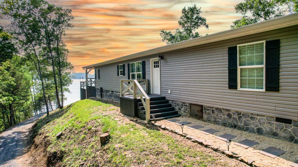Photo of 2023 Paradise Hills Road, Dandridge, TN 37725 (MLS # 9998375)