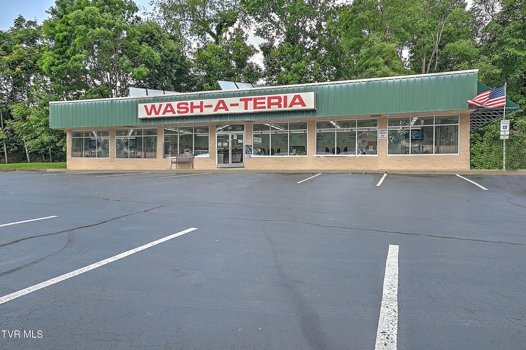 Photo of 245 Gate City Highway, Bristol, VA 24201 (MLS # 9992351)