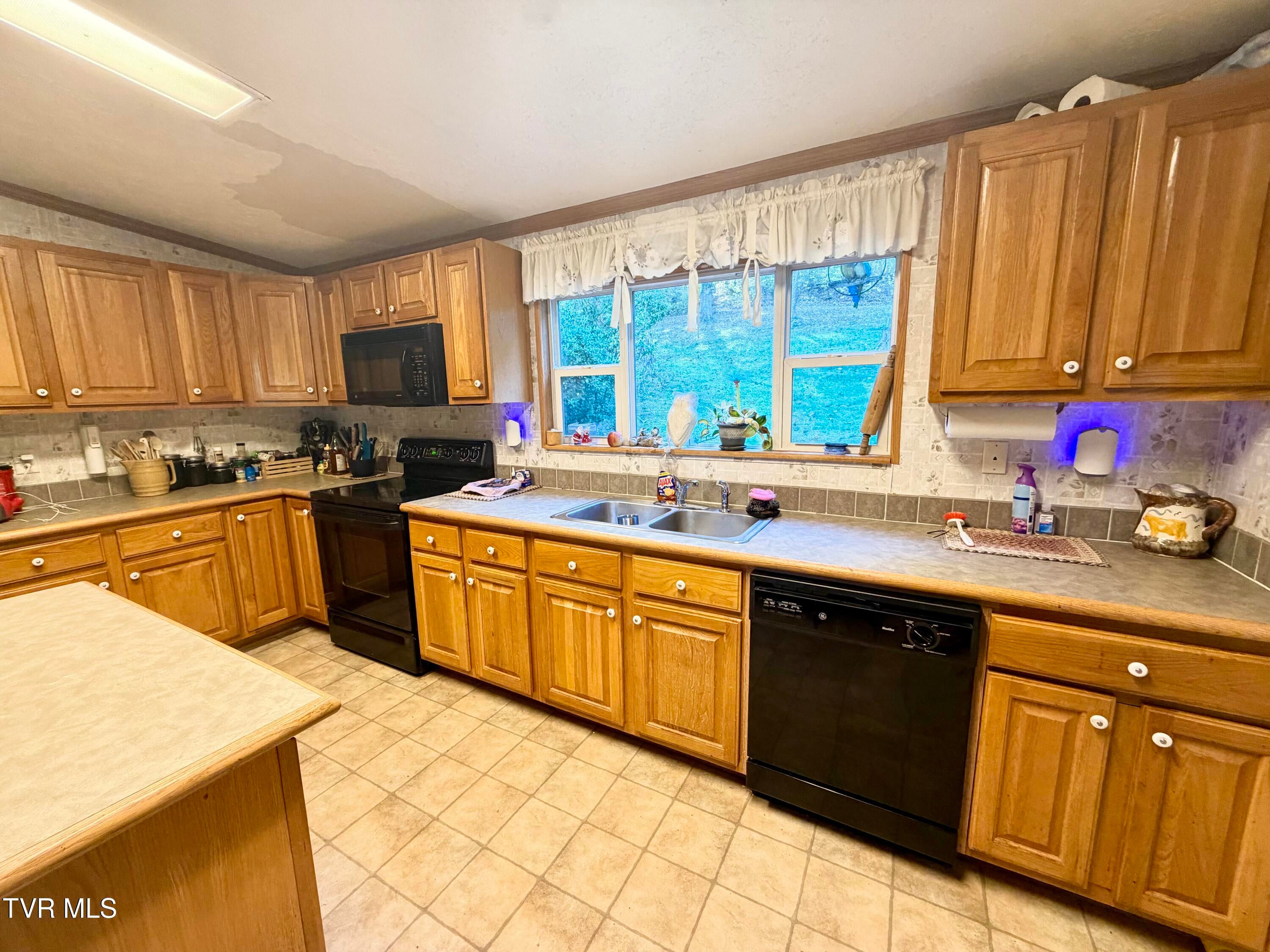 3197 Weaver Pike