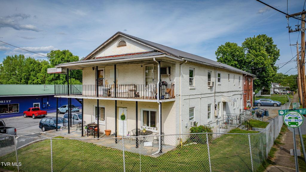Photo of 1006 Gibson Mill Road, Kingsport, TN 37660 (MLS # 9995080)