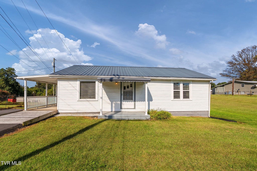 Photo of 940 Muddy Creek Road, Piney Flats, TN 37686 (MLS # 10001815)