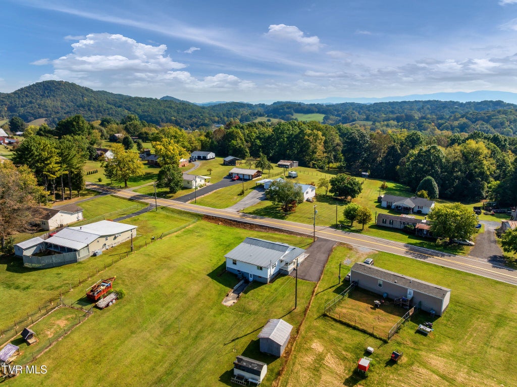 Photo of 940 Muddy Creek Road, Piney Flats, TN 37686 (MLS # 10001815)