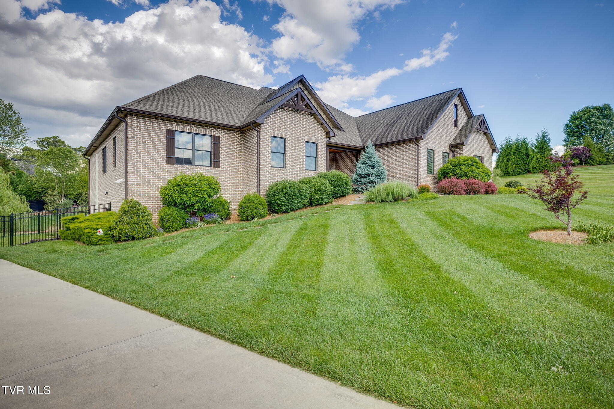 83 Hayfield Drive, Johnson City, Tennessee image 2