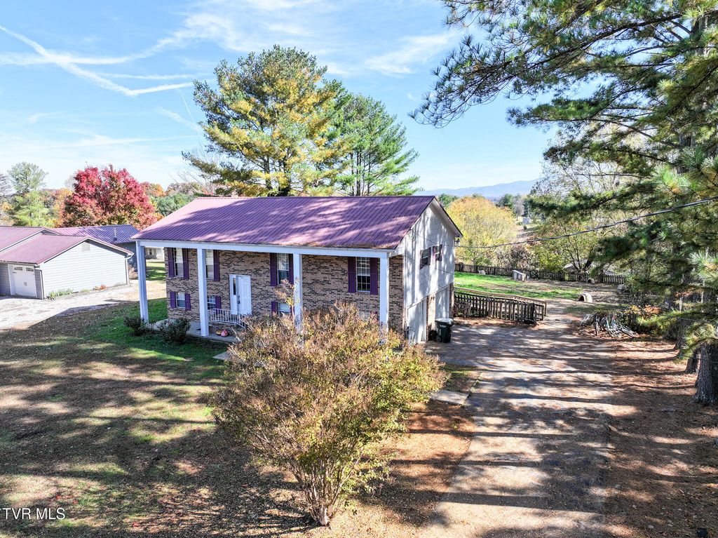 Photo of 530 Sioux Trail, Greeneville, TN 37743 (MLS # 9987991)