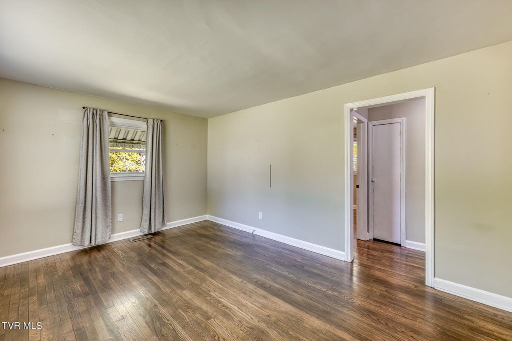 Photo of 2449 Windsor Avenue, Bristol, TN 37620 (MLS # 9995138)