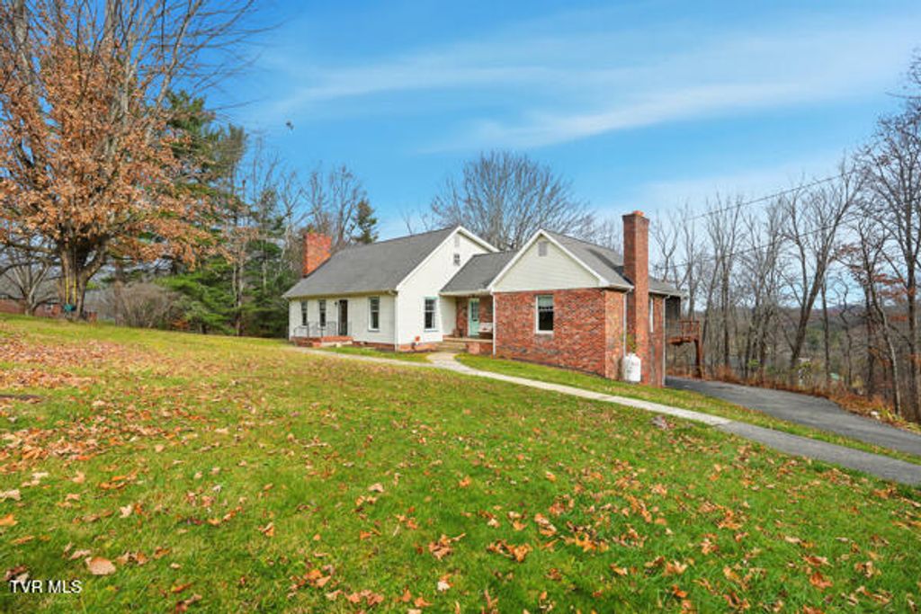Photo of 189 Ridgefield Road, Wise, VA 24293 (MLS # 9988555)