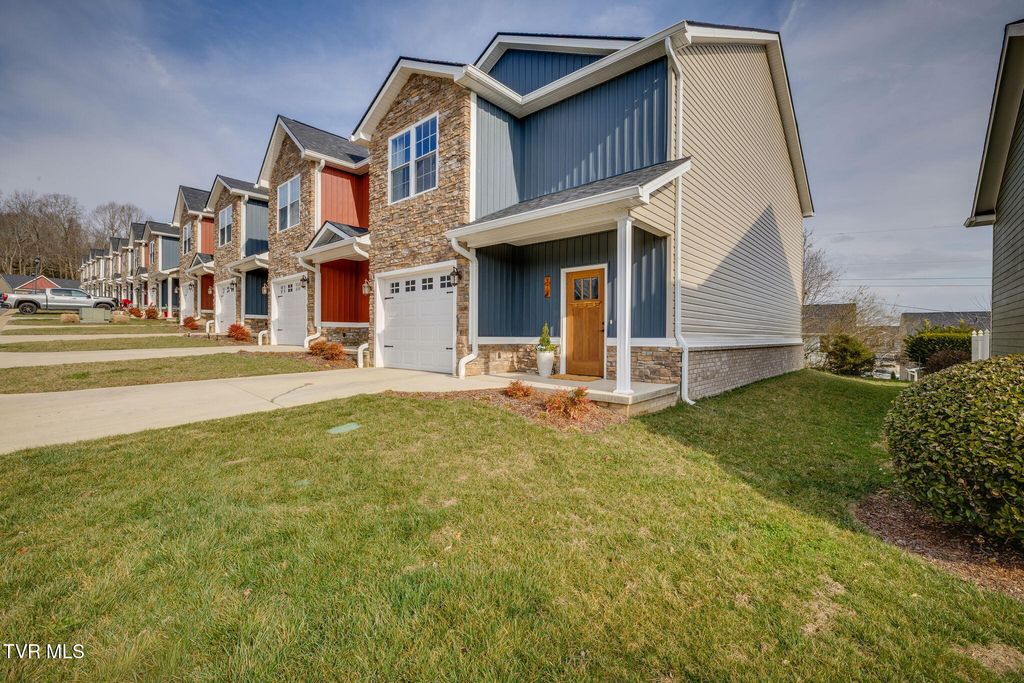 Photo of 373 Piper Glen, Gray, TN 37615 (MLS # 9991987)