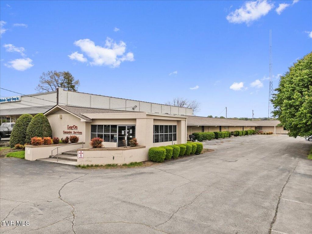 Photo of 1611 Andrew Johnson Hwy Hwy, Morristown, TN 37814 (MLS # 9979942)